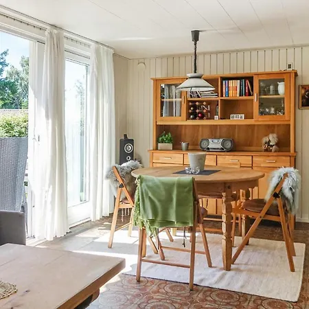 3 Bedroom Beautiful In Dom wakacyjny *