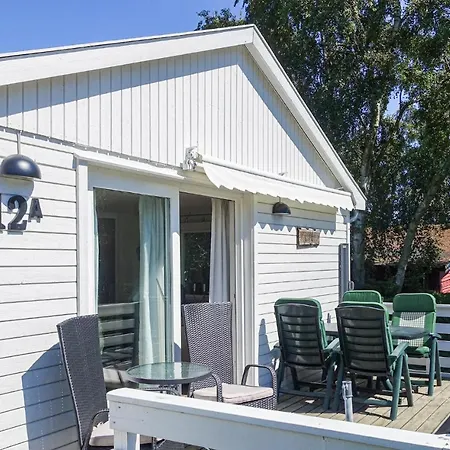 3 Bedroom Beautiful In Vakantiehuis Allinge-Sandvig