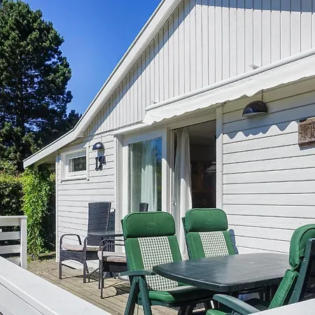 3 Bedroom Beautiful In Ferienhaus